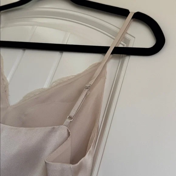 NWOT Express Cream Satin Lace V-Neck Cami Size XS - Picture 7 of 11